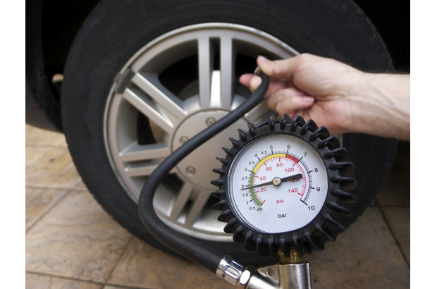 ¿Cómo funcionan los sensores de presión de los neumáticos?